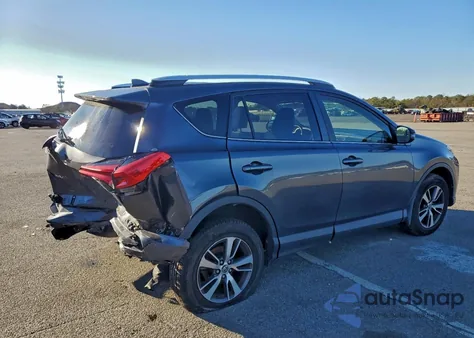 2016 Toyota Rav4 Xle z USA, uszkodzony, nr VIN JTMRFREV4GJ065775
